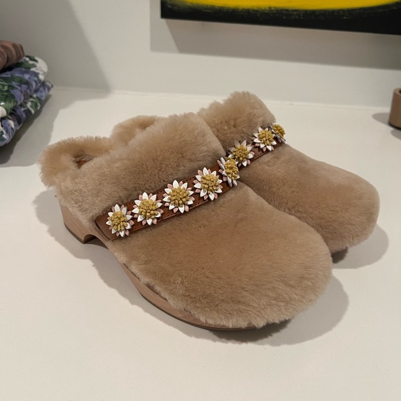 Fabrizio Viti Jean shearling daisy clogs like new size 38 made in Italy auth! - Picture 4 of 11